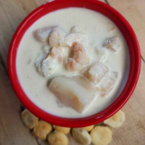 https://www.graffambroslobster.com/wp-content/uploads/2021/01/Seafood-chowder-granny-graffam-scaled-300x300.jpg